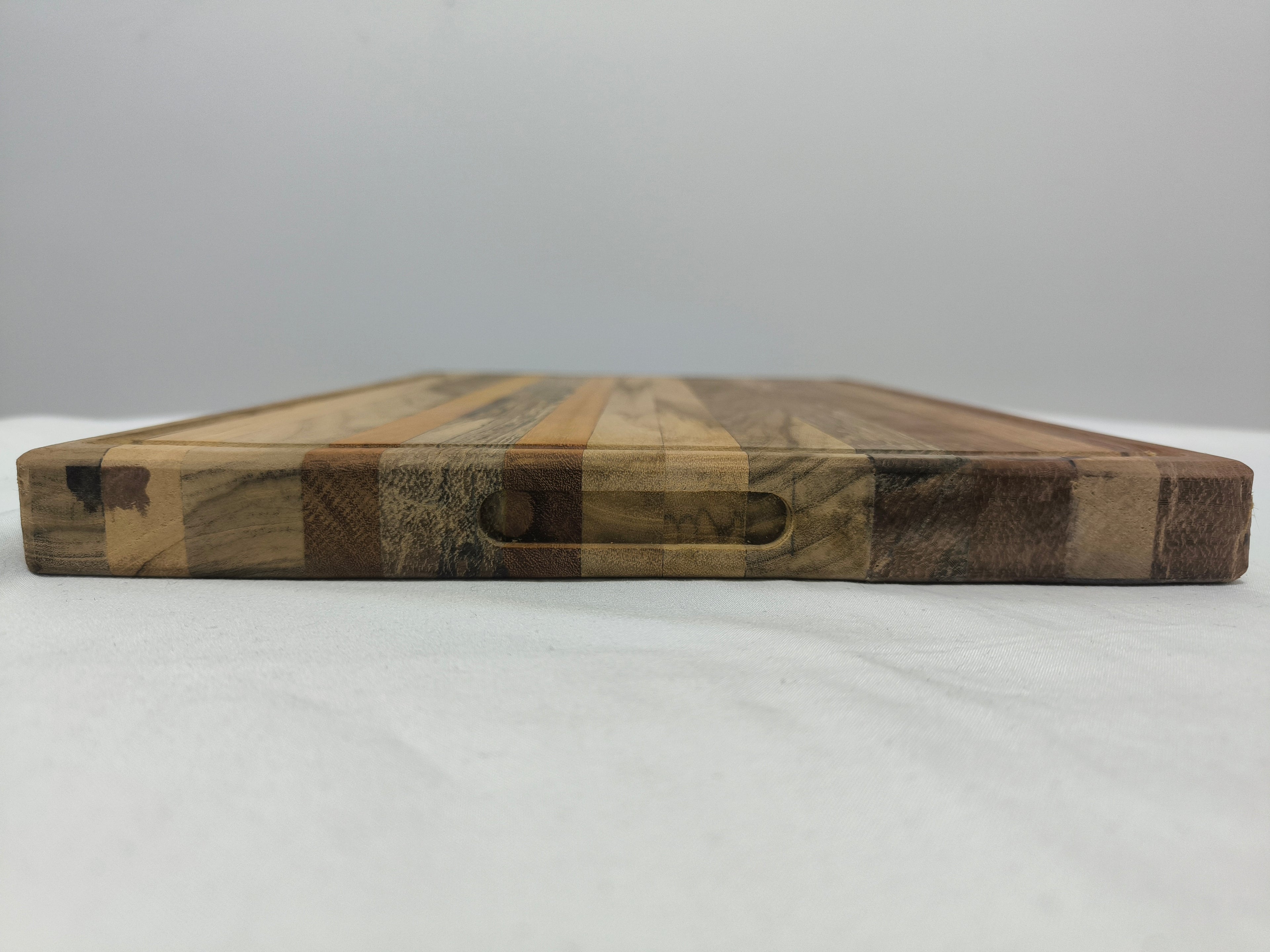HÍBRIDA EDGE GRAIN – Tabla de picar artesanal